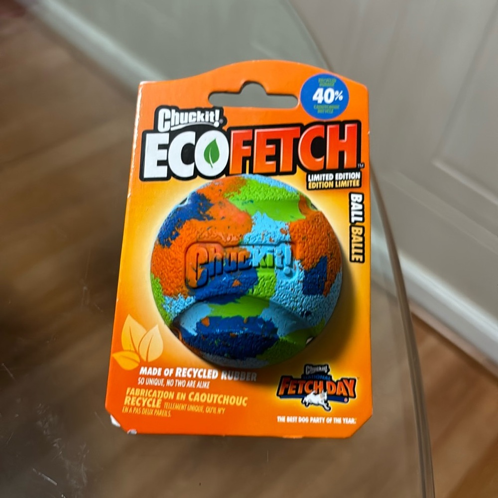 Chuckit! Ultra Ball Med Size Rubber Fetch Dog Toy- New Single Ball,  Multicolor